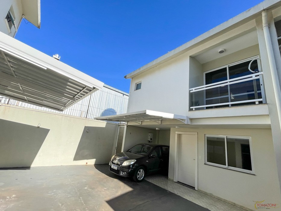 Sobrado (duplex) em condom&iacute;nio para venda em Frederico Westphalen/RS.